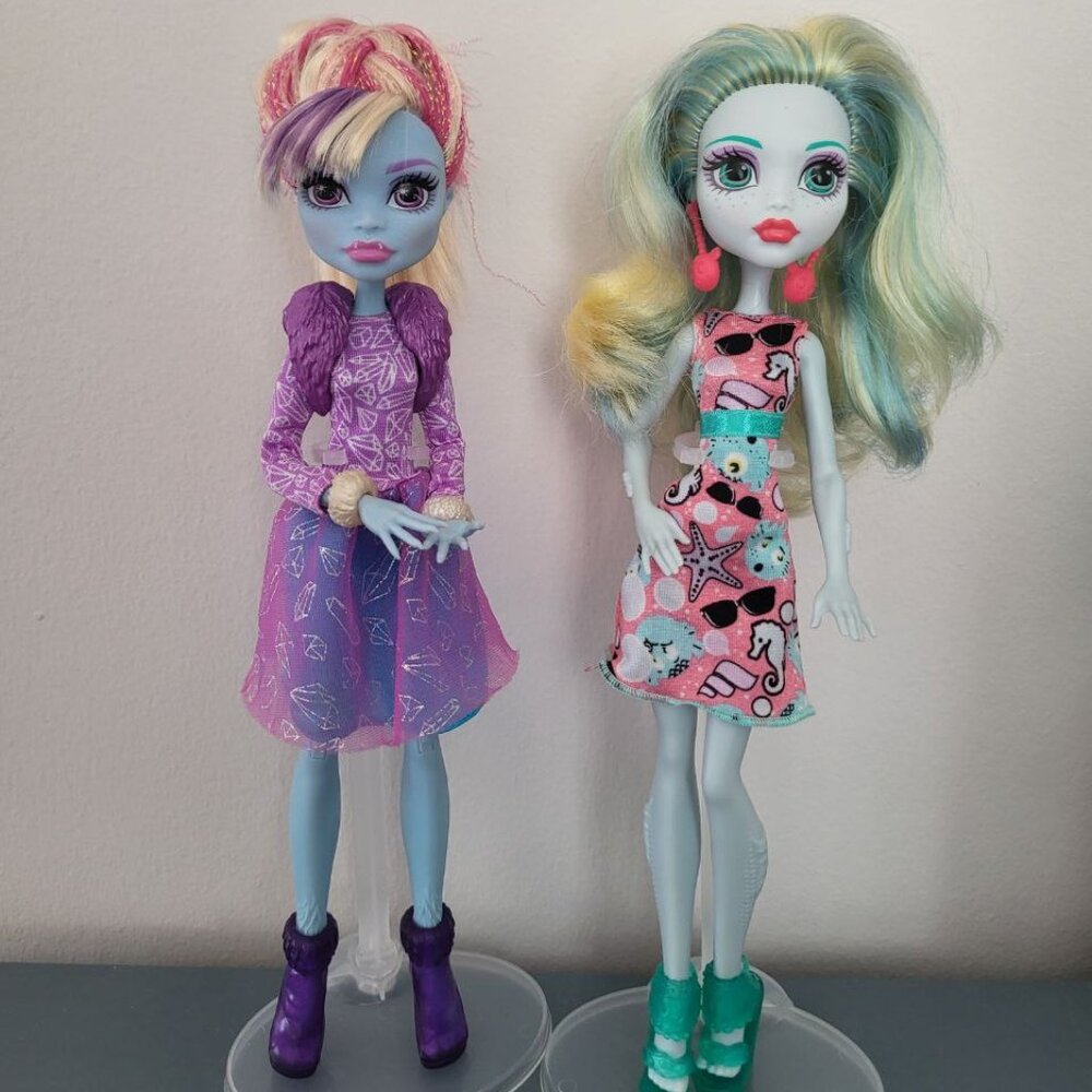 Monster High 2 generation dolls lot